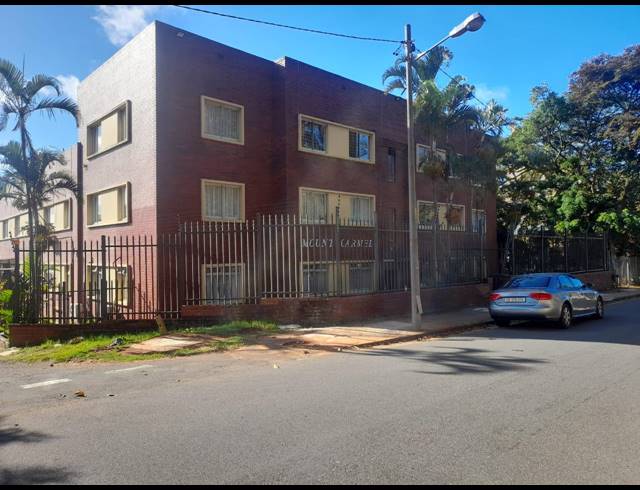 2 BEDROOM FLAT RENTED IN ESSENWOOD
